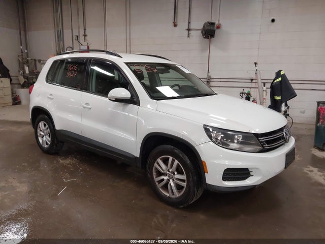2016 Volkswagen Tiguan S მანქანა იყიდება აუქციონზე, vin: WVGBV7AX1GW547540, აუქციონის ნომერი: 46065427