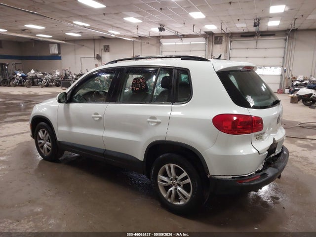 2016 Volkswagen Tiguan S მანქანა იყიდება აუქციონზე, vin: WVGBV7AX1GW547540, აუქციონის ნომერი: 46065427