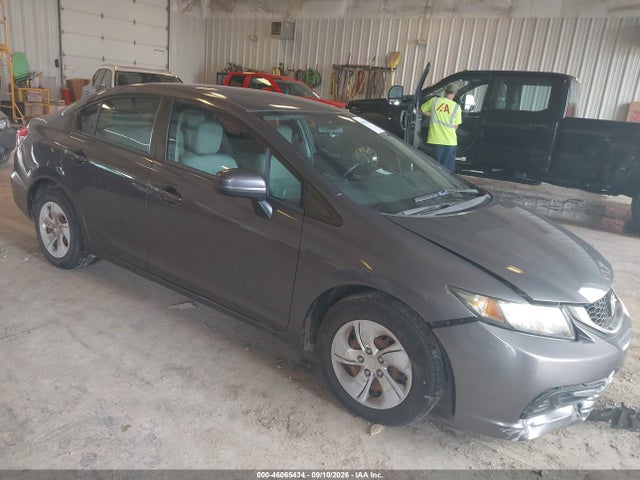 46065434 :رقم المزاد ، 19XFB2F57FE057217 vin ، 2015 Honda Civic Lx مزاد بيع