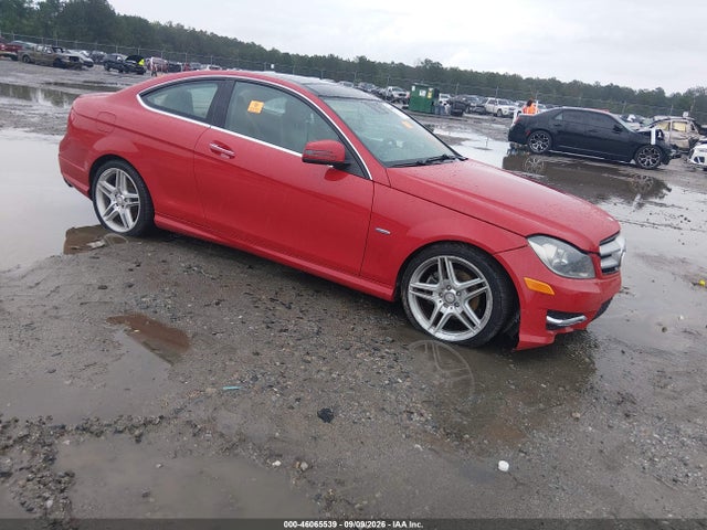 2012 Mercedes-benz C 250 მანქანა იყიდება აუქციონზე, vin: WDDGJ4HB9CF872807, აუქციონის ნომერი: 46065539