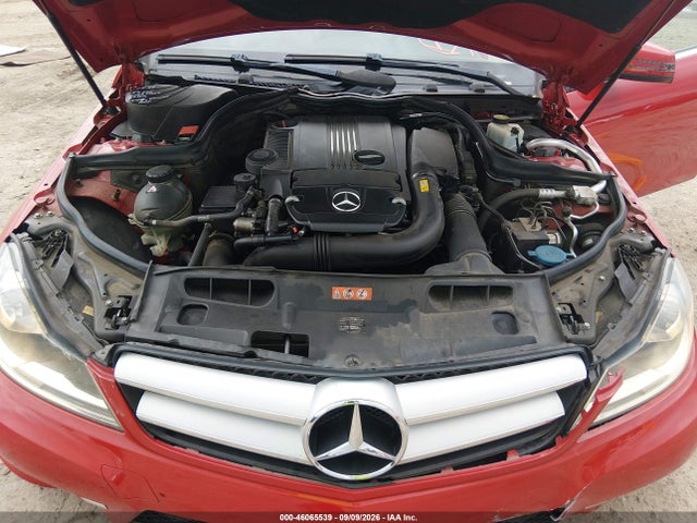 2012 Mercedes-benz C 250 მანქანა იყიდება აუქციონზე, vin: WDDGJ4HB9CF872807, აუქციონის ნომერი: 46065539