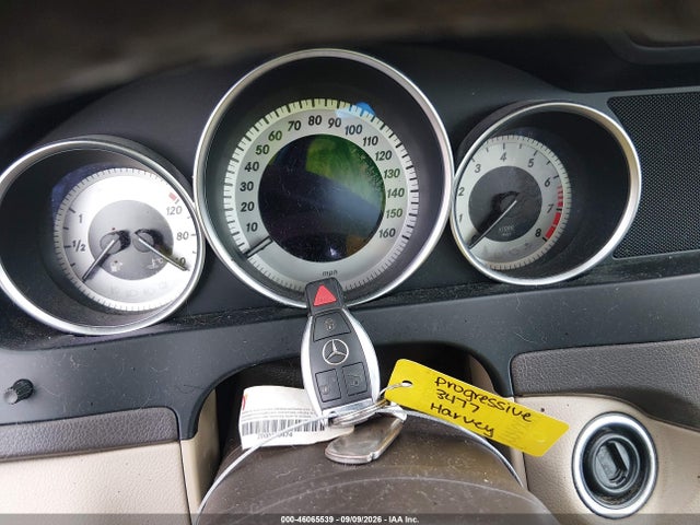 2012 Mercedes-benz C 250 მანქანა იყიდება აუქციონზე, vin: WDDGJ4HB9CF872807, აუქციონის ნომერი: 46065539