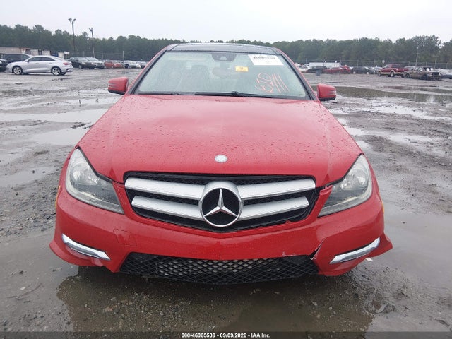 2012 Mercedes-benz C 250 მანქანა იყიდება აუქციონზე, vin: WDDGJ4HB9CF872807, აუქციონის ნომერი: 46065539