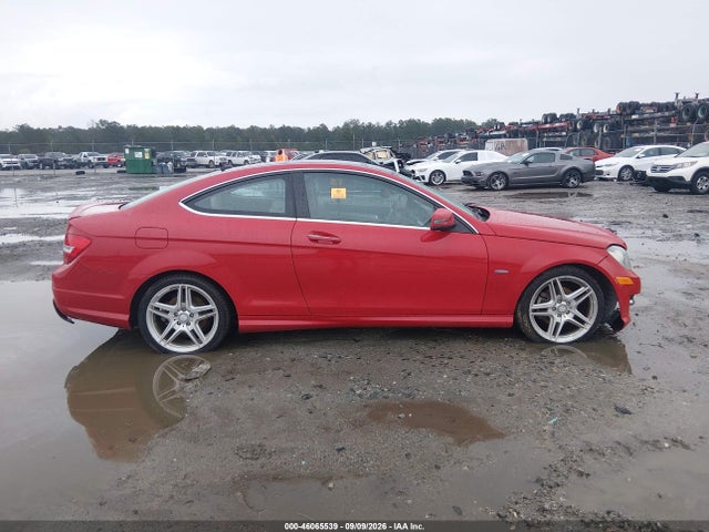 2012 Mercedes-benz C 250 მანქანა იყიდება აუქციონზე, vin: WDDGJ4HB9CF872807, აუქციონის ნომერი: 46065539