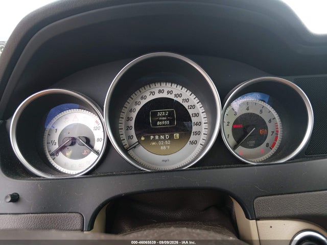 2012 Mercedes-benz C 250 მანქანა იყიდება აუქციონზე, vin: WDDGJ4HB9CF872807, აუქციონის ნომერი: 46065539