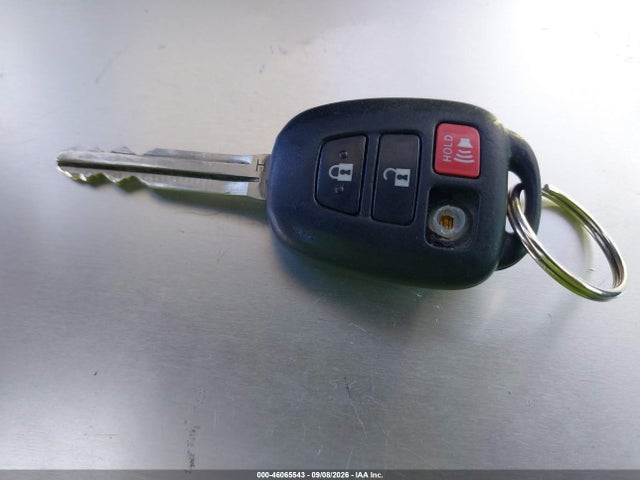 5YFBURHE9FP241992 Toyota COROLLA LE