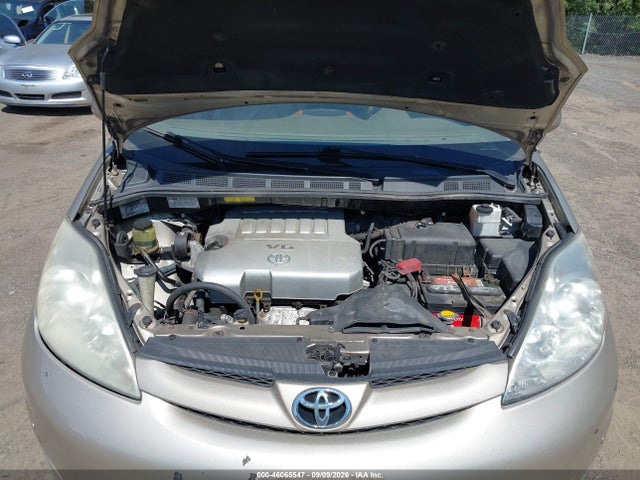 46065547 :رقم المزاد ، 5TDYK4CC6AS289779 vin ، 2010 Toyota Sienna Xle مزاد بيع