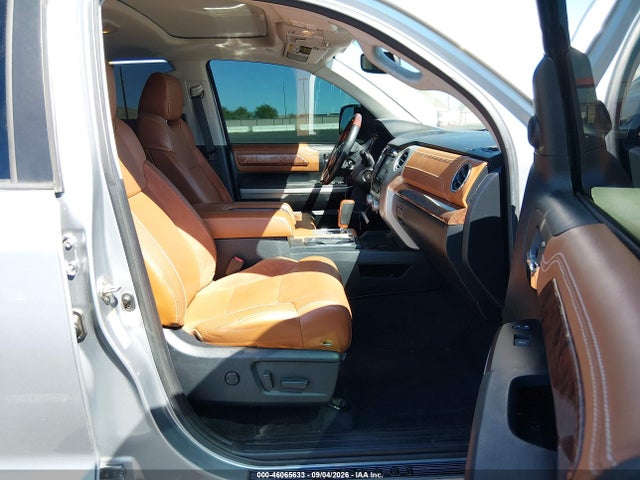 46065633 :رقم المزاد ، 5TFAY5F16KX820250 vin ، 2019 Toyota Tundra 1794 5.7l V8 مزاد بيع