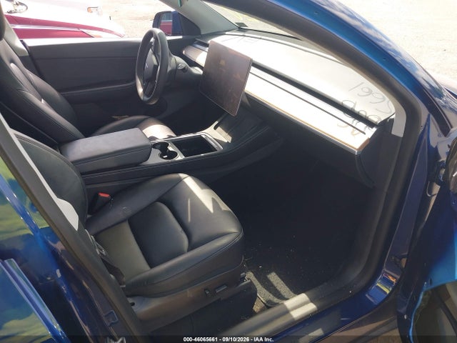 46065661 :رقم المزاد ، 7SAYGDEE6NF383805 vin ، 2022 Tesla Model Y Long Range Dual Motor All-wheel Drive مزاد بيع