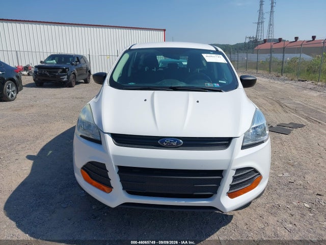 Продажа на аукционе авто 2016 Ford Escape S, vin: 1FMCU0F71GUC75493, номер лота: 46065749