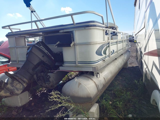 46065782 :رقم المزاد ، MAU02070D696 vin ، 1996 Crest Iii Pontoon مزاد بيع