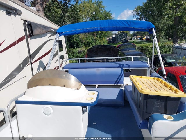 46065782 :رقم المزاد ، MAU02070D696 vin ، 1996 Crest Iii Pontoon مزاد بيع