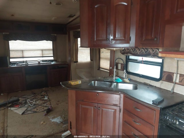 Продажа на аукционе авто 2011 Forest River Cedar Creek, vin: 4X4FCRK29BS205385, номер лота: 46065823