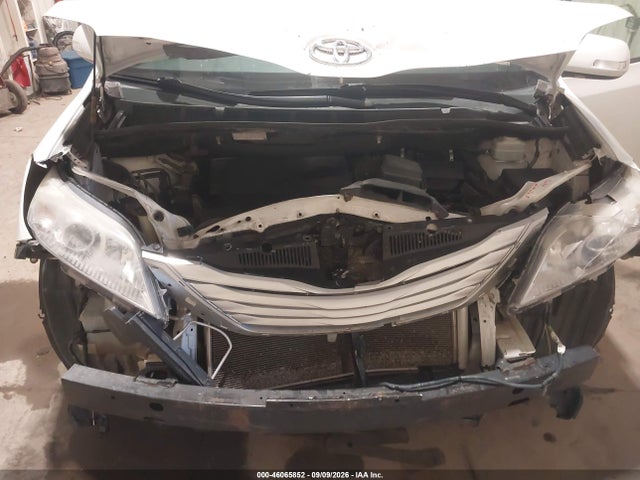 Продажа на аукционе авто 2014 Toyota Sienna Ltd, vin: 5TDDK3DCXES088061, номер лота: 46065852