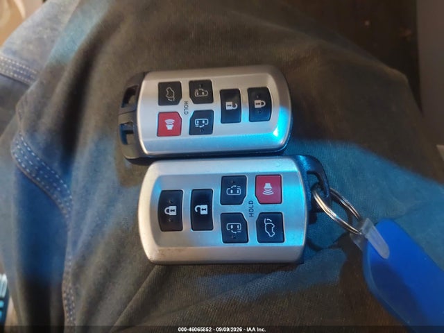 Продажа на аукционе авто 2014 Toyota Sienna Ltd, vin: 5TDDK3DCXES088061, номер лота: 46065852