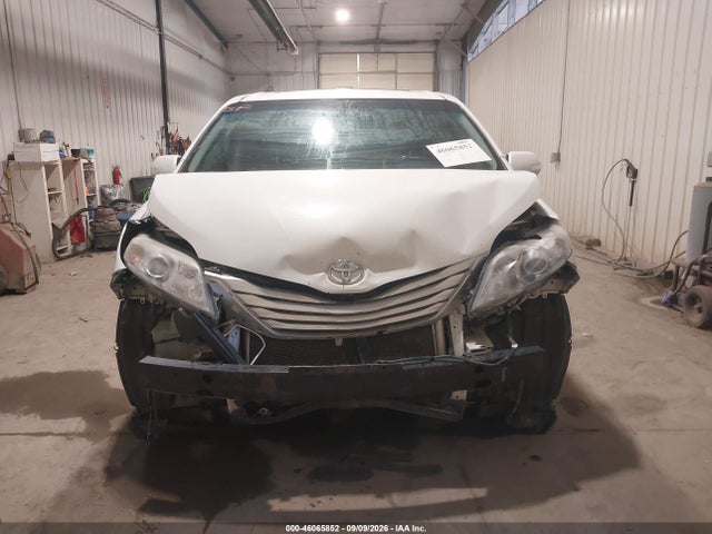 Продажа на аукционе авто 2014 Toyota Sienna Ltd, vin: 5TDDK3DCXES088061, номер лота: 46065852