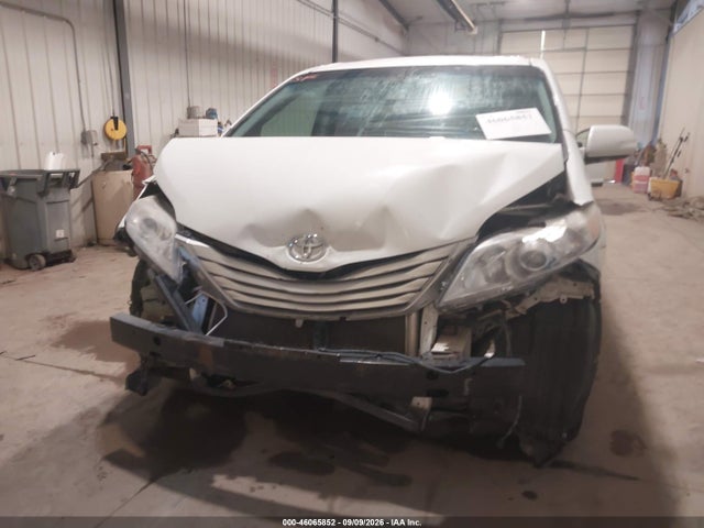 Продажа на аукционе авто 2014 Toyota Sienna Ltd, vin: 5TDDK3DCXES088061, номер лота: 46065852