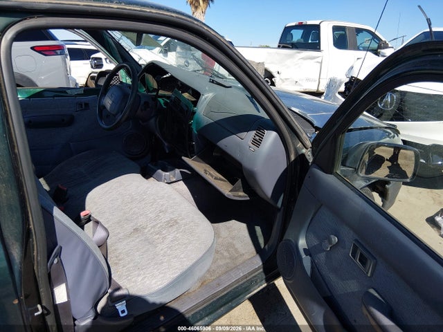 46065906 :رقم المزاد ، 4TANL42NXXZ407144 vin ، 1999 Toyota Tacoma مزاد بيع