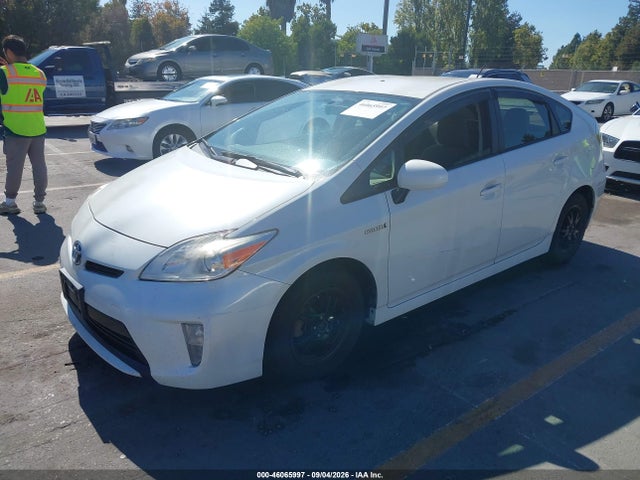 JTDKN3DU1F0468207 Toyota Prius Two