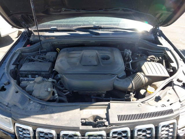 46066065 :رقم المزاد ، 1C4RJFCG0KC726684 vin ، 2019 Jeep Grand Cherokee Overland 4x4 مزاد بيع