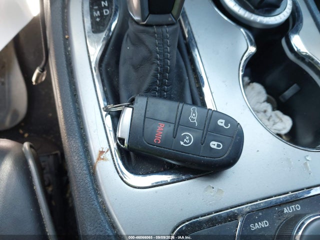 46066065 :رقم المزاد ، 1C4RJFCG0KC726684 vin ، 2019 Jeep Grand Cherokee Overland 4x4 مزاد بيع