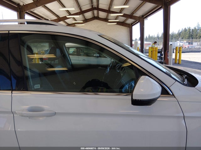 3VV2B7AXXJM006444 Volkswagen Tiguan 2.0t Se/2.0t Sel