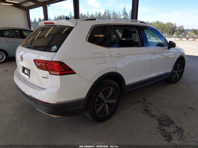 3VV2B7AXXJM006444 Volkswagen Tiguan 2.0t Se/2.0t Sel