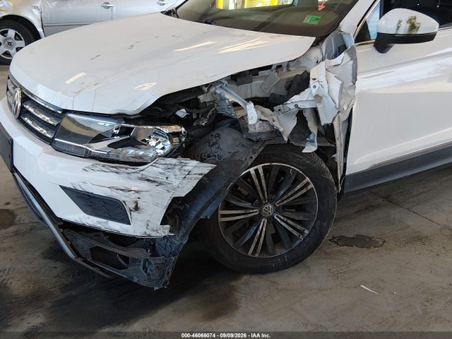 3VV2B7AXXJM006444 Volkswagen Tiguan 2.0t Se/2.0t Sel