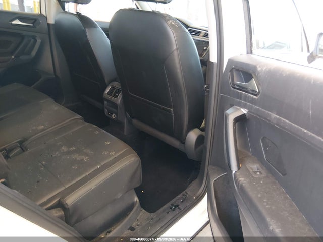 3VV2B7AXXJM006444 Volkswagen Tiguan 2.0t Se/2.0t Sel