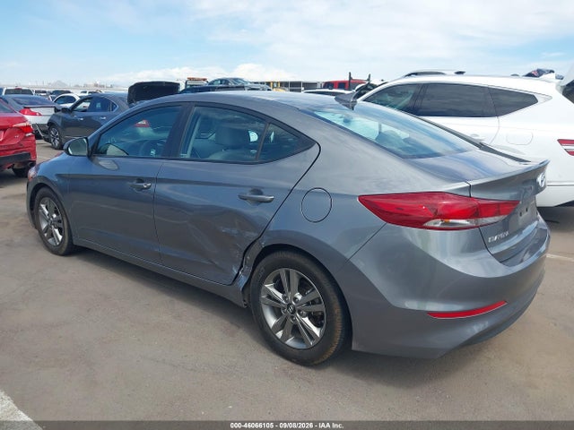 5NPD84LF2JH305960 Hyundai ELANTRA SEL