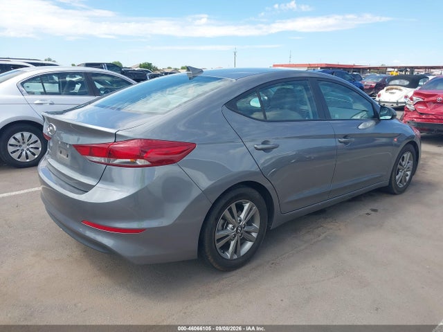 5NPD84LF2JH305960 Hyundai ELANTRA SEL
