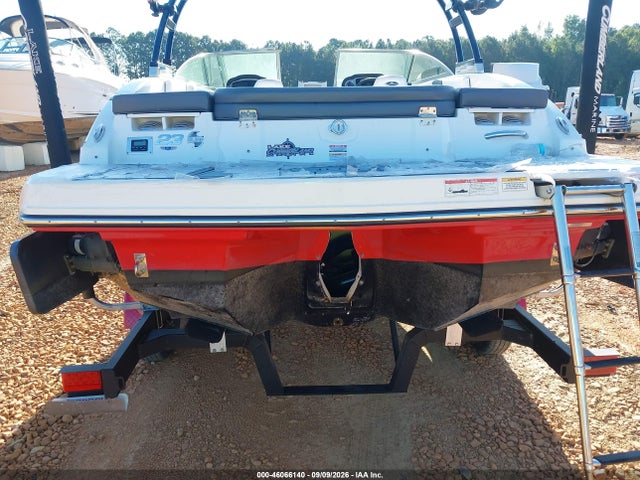 46066140 :رقم المزاد ، FGBA0139A121 vin ، 2021 Chaparral 23' مزاد بيع