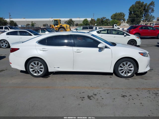 46066184 :رقم المزاد ، JTHBW1GG2F2082163 vin ، 2015 Lexus Es 300h مزاد بيع