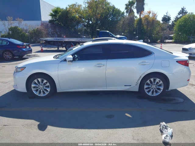 46066184 :رقم المزاد ، JTHBW1GG2F2082163 vin ، 2015 Lexus Es 300h مزاد بيع