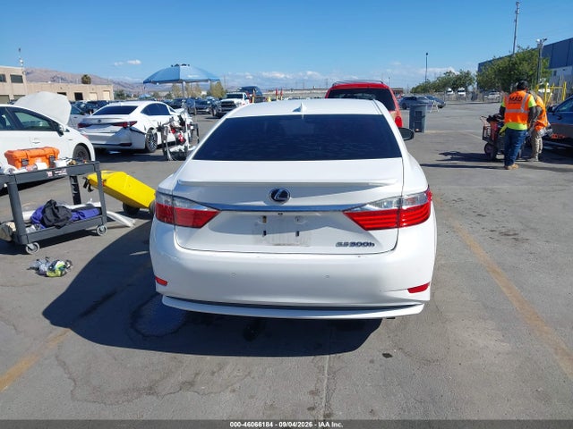 46066184 :رقم المزاد ، JTHBW1GG2F2082163 vin ، 2015 Lexus Es 300h مزاد بيع