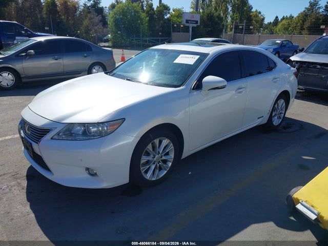 46066184 :رقم المزاد ، JTHBW1GG2F2082163 vin ، 2015 Lexus Es 300h مزاد بيع