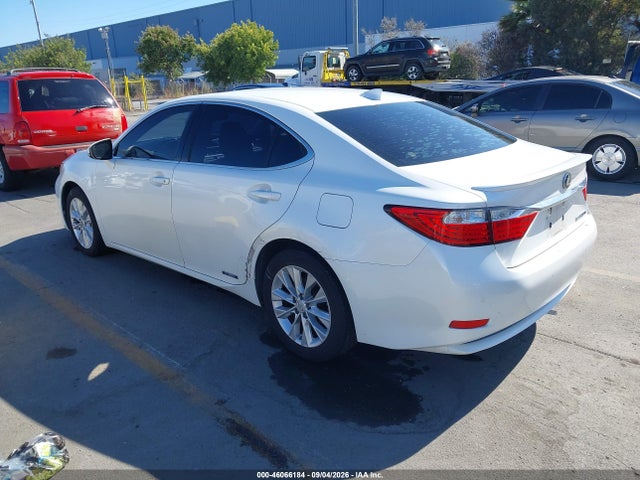 46066184 :رقم المزاد ، JTHBW1GG2F2082163 vin ، 2015 Lexus Es 300h مزاد بيع