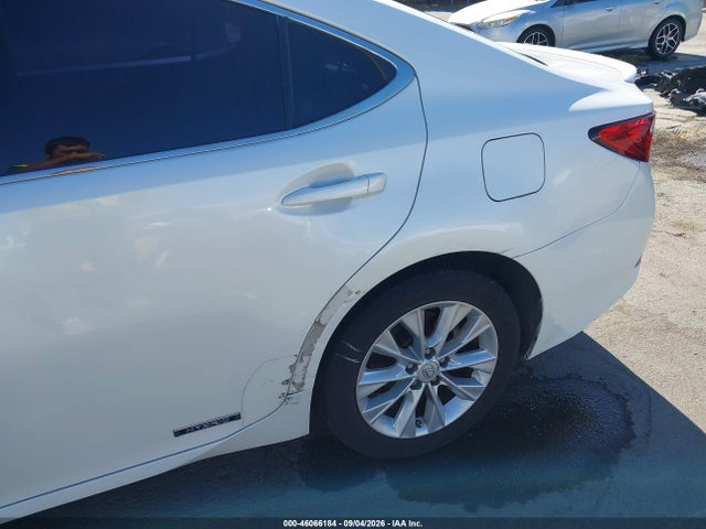 46066184 :رقم المزاد ، JTHBW1GG2F2082163 vin ، 2015 Lexus Es 300h مزاد بيع