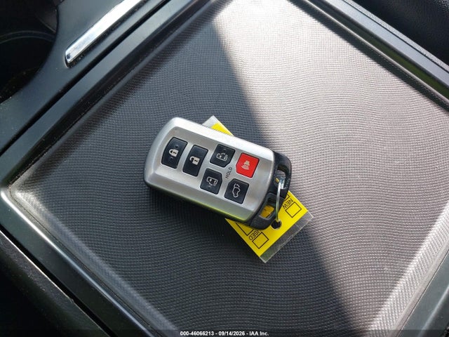 Продажа на аукционе авто 2019 Toyota Sienna Se Premium 8 Passenger, vin: 5TDXZ3DC1KS010465, номер лота: 46066213