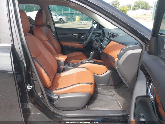 46066257 :رقم المزاد ، 5N1AT2MVXHC740433 vin ، 2017 Nissan Rogue Sl مزاد بيع