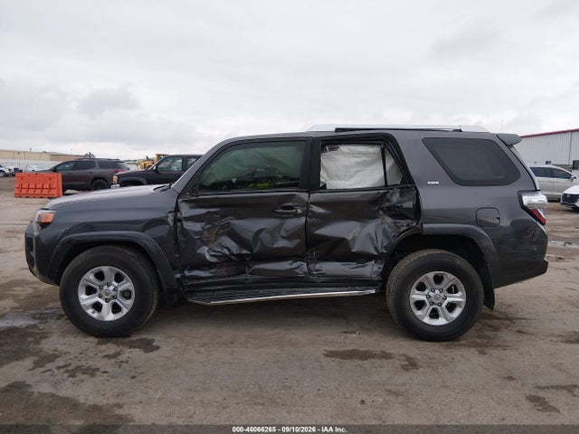 Toyota 4RUNNER SR5 2016 JTEZU5JR8G5139789 Image 6