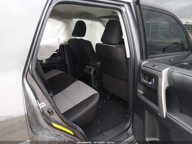 Toyota 4RUNNER SR5 2016 JTEZU5JR8G5139789 Image 8
