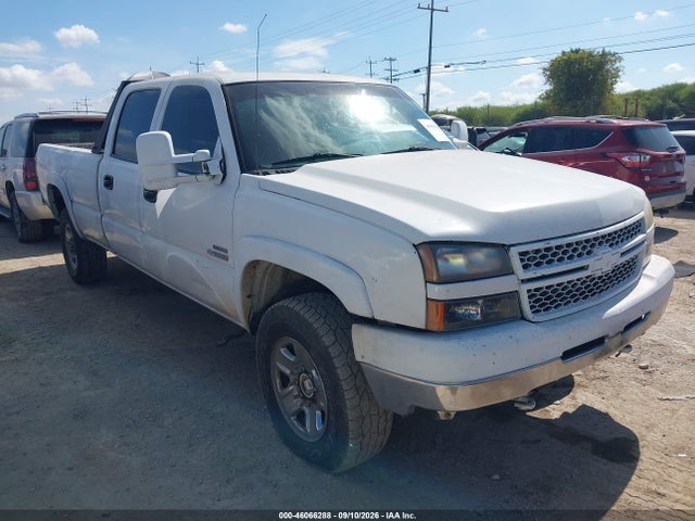 Auction sale of the 2007 Chevrolet Silverado 3500 Classic Work Truck, vin: 1GCHC33D57F125819, lot number: 46066288