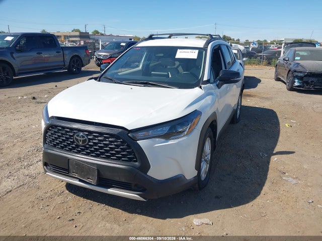 Toyota Corolla Cross Le 2025 7MUCAABG8SV130995 Image 2