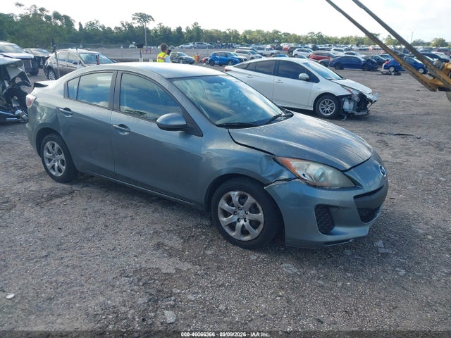 2013 Mazda Mazda3 I Sport მანქანა იყიდება აუქციონზე, vin: JM1BL1U75D1715756, აუქციონის ნომერი: 46066366