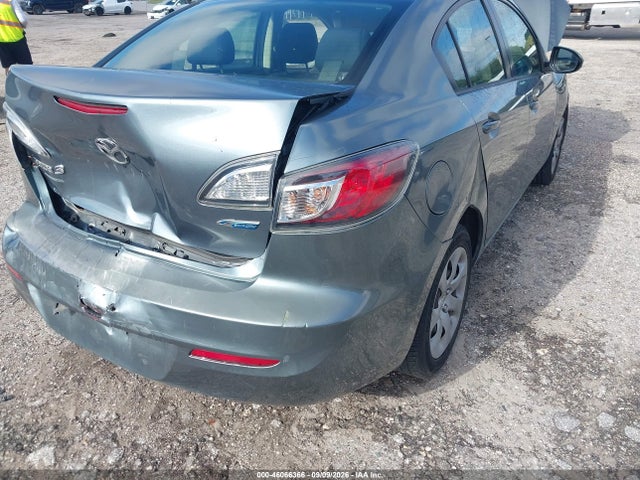 2013 Mazda Mazda3 I Sport მანქანა იყიდება აუქციონზე, vin: JM1BL1U75D1715756, აუქციონის ნომერი: 46066366