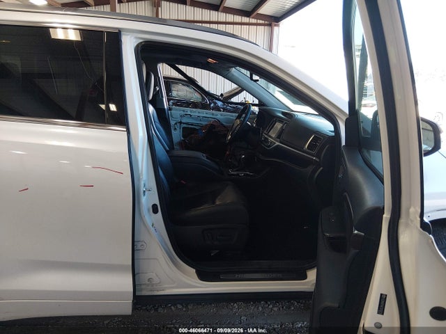 Продажа на аукционе авто 2014 Toyota Highlander Limited V6, vin: 5TDYKRFH4ES010758, номер лота: 46066471