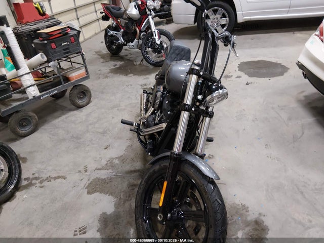 46066669 :رقم المزاد ، 1HD1YYK18NB042041 vin ، 2022 Harley-davidson Fxbbs مزاد بيع