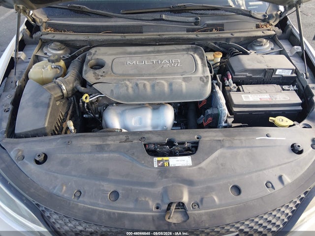 Chrysler 200 S 2015 1C3CCCBBXFN511770 Image 10