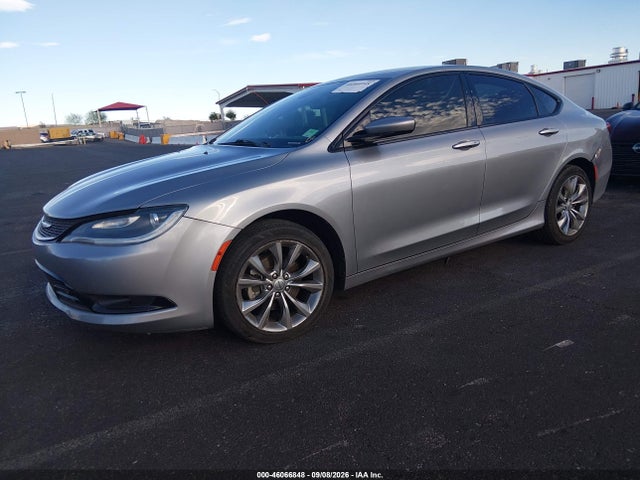 Chrysler 200 S 2015 1C3CCCBBXFN511770 Image 2